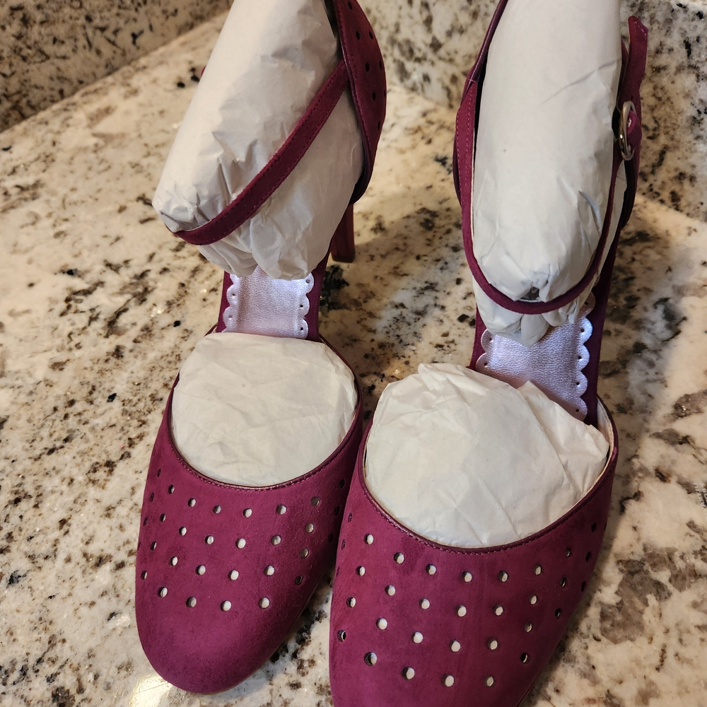 Elegant Pink Women's Heels 9M NWT Faux Suede